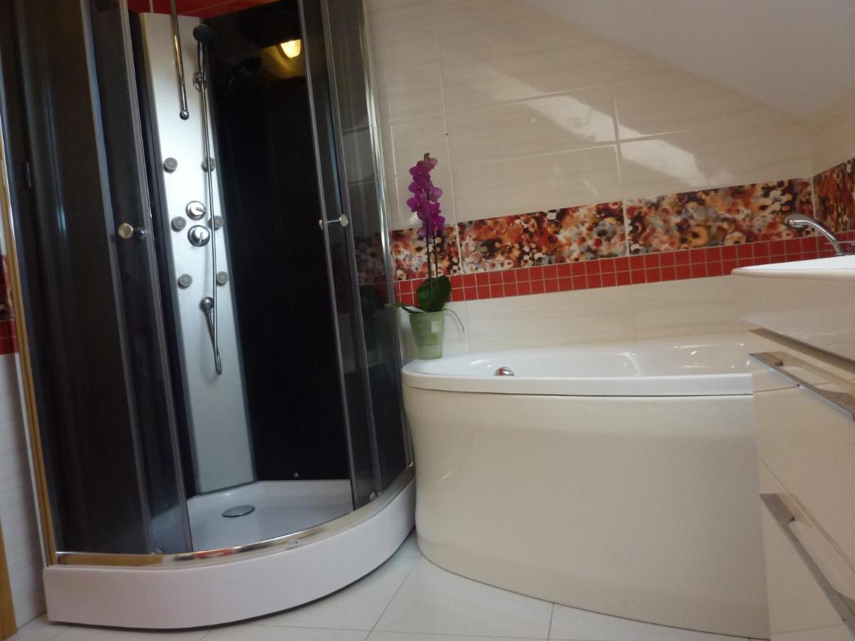 Na hájiku- Veľký apartmán v rodinnom dvojdome, FREE PARKING Košice Exterior foto